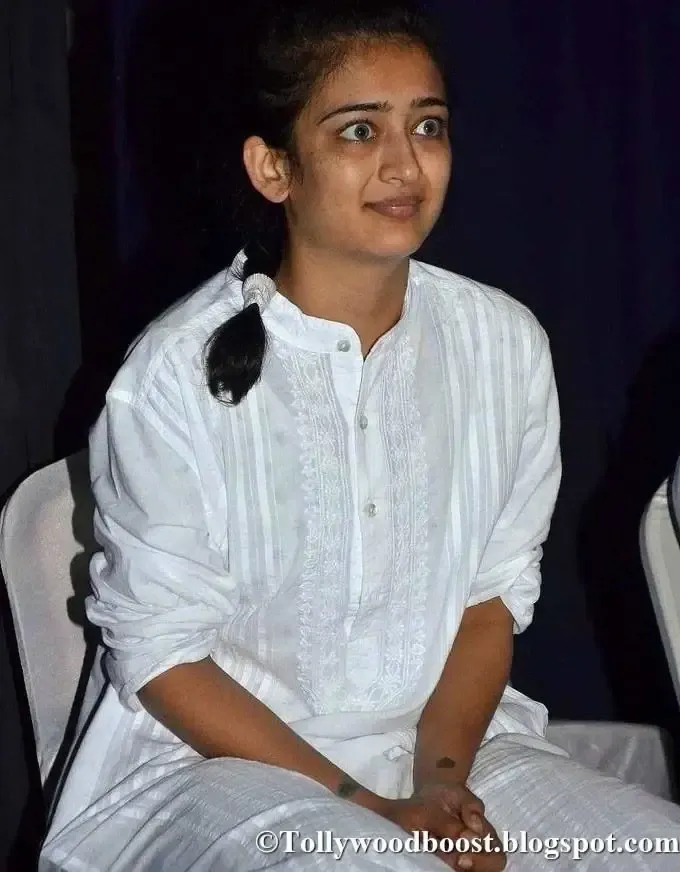 ACTRESS AKSHARA HAASAN WITHOUT MAKEUP IN WHITE DRESS